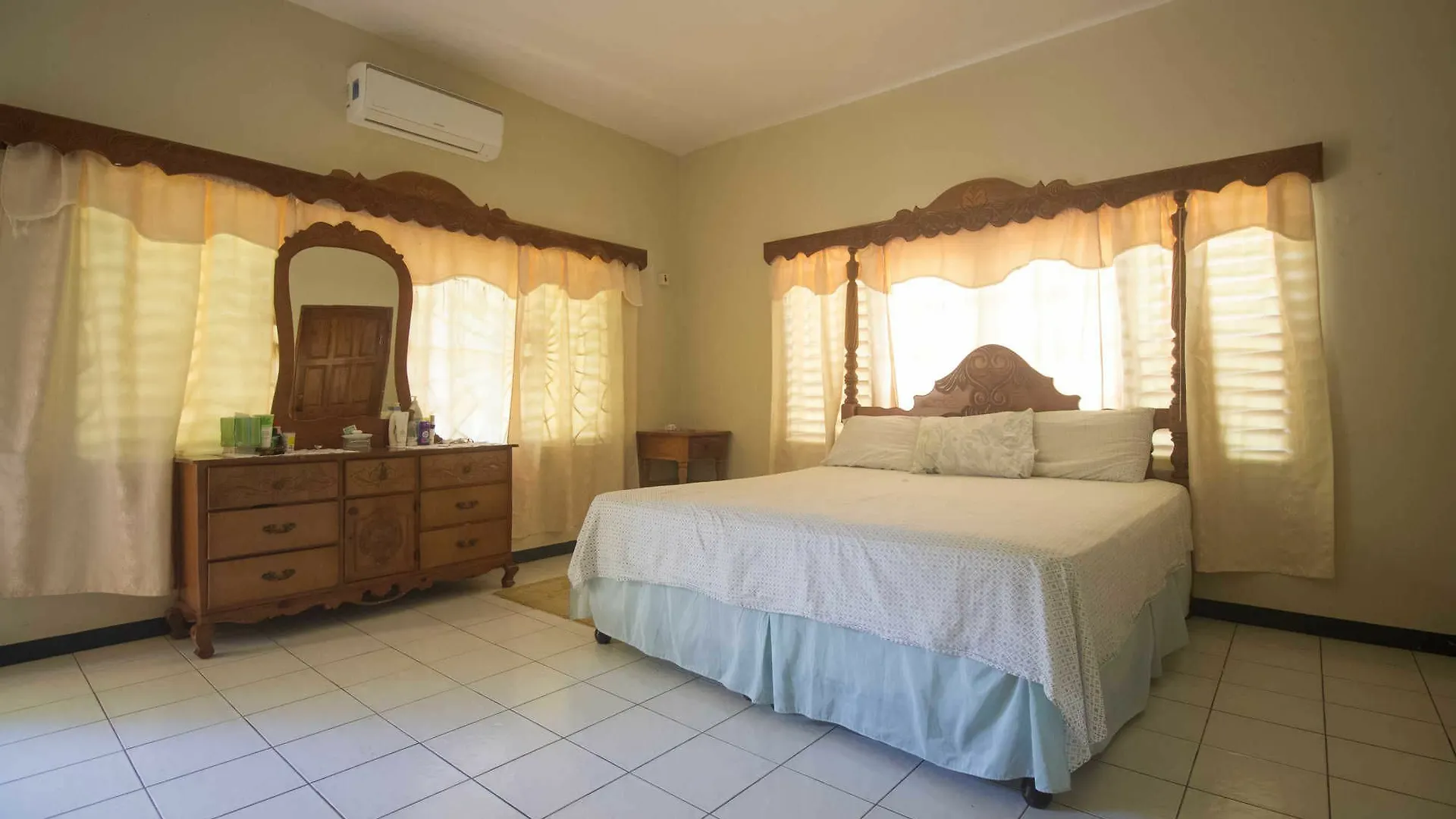 Villa Rainbow Hill Negril