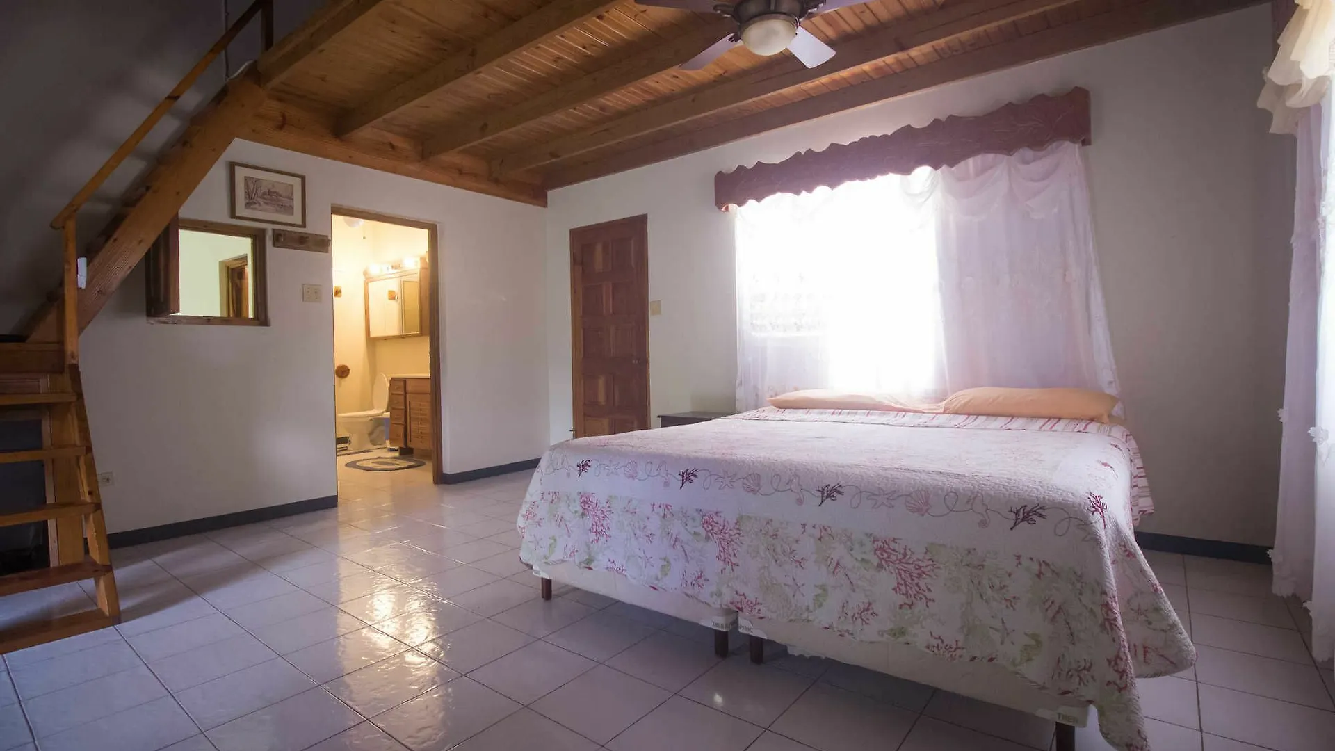 Villa Rainbow Hill Negril