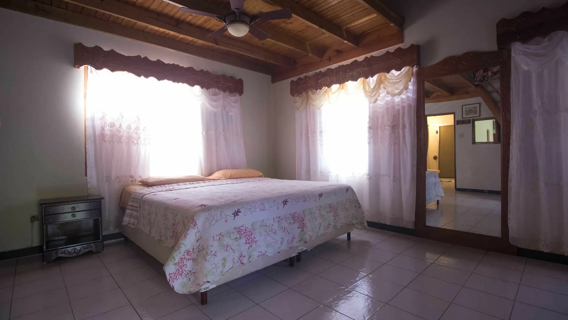 Villa Rainbow Hill Negril 0*,
